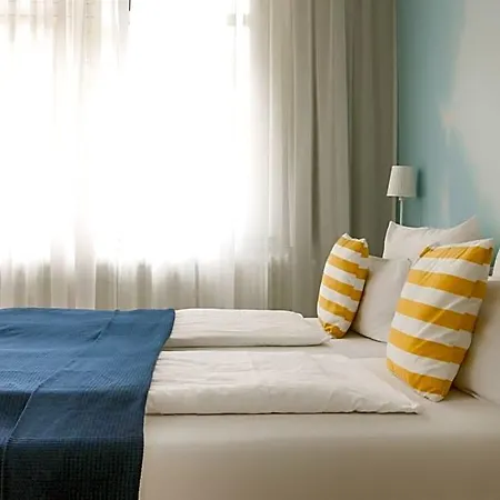 Отель Lieblingsplatz Strandhotel Санкт-Петер-Ординг